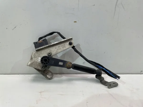 Sensor de nivel de carrocería delantero 6895466 BMW