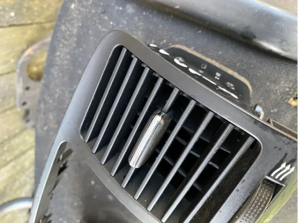 Panel revestimiento salpicadero Toyota Corolla hatchback (E12U) (2002 - 2006) precio, desde 380,84 USD