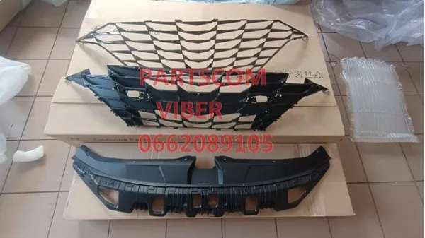Moldura superior de la parrilla del radiador 86391AA000 Hyundai/Kia