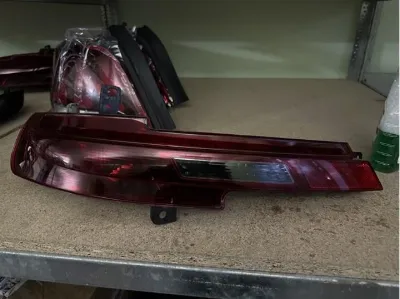 Luz trasera de parachoques derecha PEUGEOT 9813836480