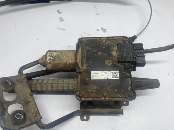 Módulo del freno de estacionamiento electromecánico 13582928 General Motors