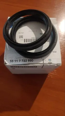 Retén del diferencial del eje trasero 33117722890 BMW