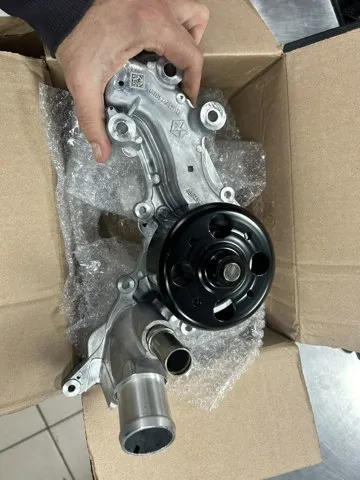Bomba de agua Jeep Wrangler JL