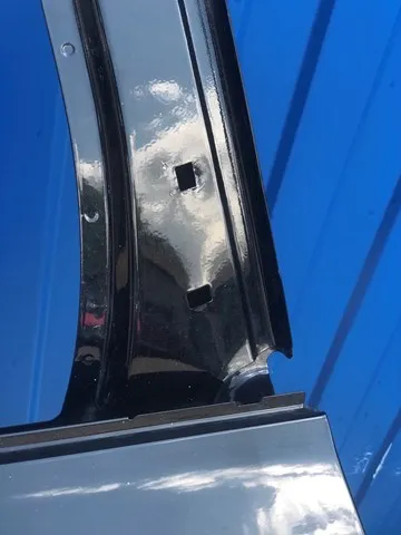 Puerta trasera izquierda 32321822 Volvo