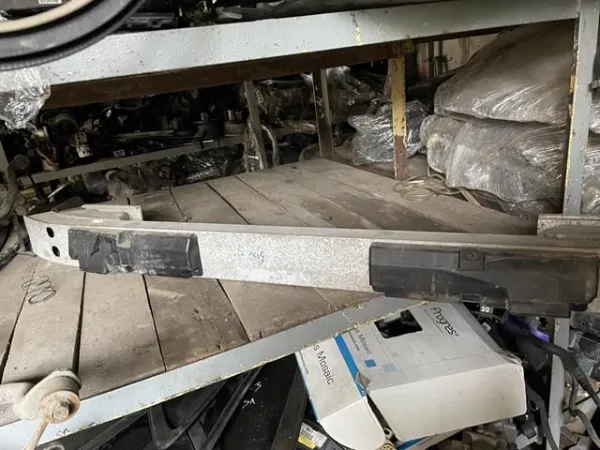 Refuerzo parachoques trasero Lexus LS UCF30