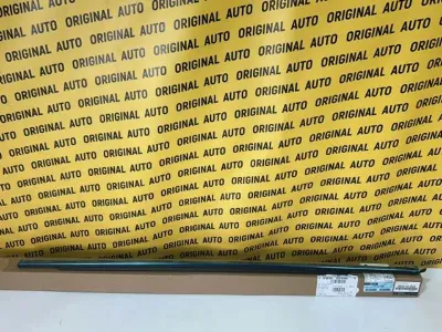 Moldura superior de puerta delantera izquierda MAZDA DGH950650A