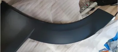 Moldura inferior de la puerta trasera derecha MAZDA DFR551RC0A