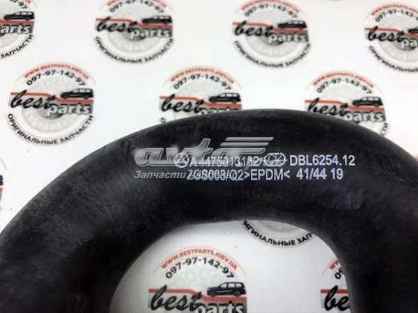 Manguera inferior del radiador A4475013182 Mercedes