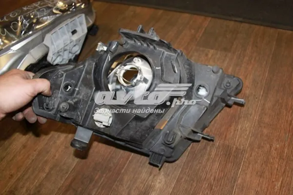 Faro derecho 260105X10A Nissan/Infiniti
