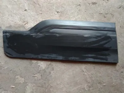 Moldura inferior de puerta trasera derecha PEUGEOT 9820168980