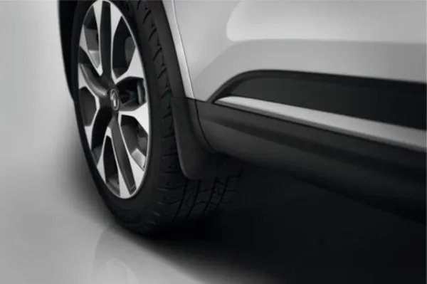 Guardabarros delanteros 8201665625 Renault (RVI)