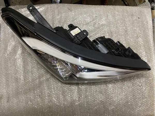 Faro derecho 921022W120 Hyundai/Kia