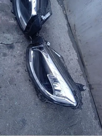 Faro izquierdo A2538200161 Mercedes