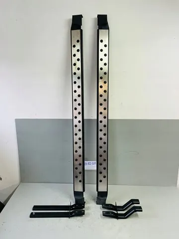 Estribo derecho 8201558665 Renault (RVI)