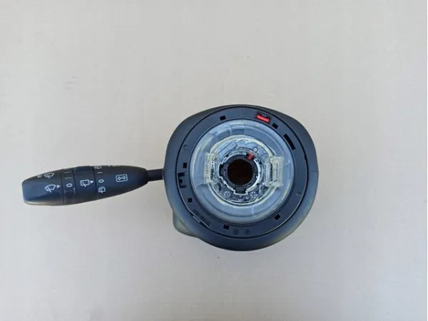 Soporte de parachoques delantero derecho A6398851914 Mercedes