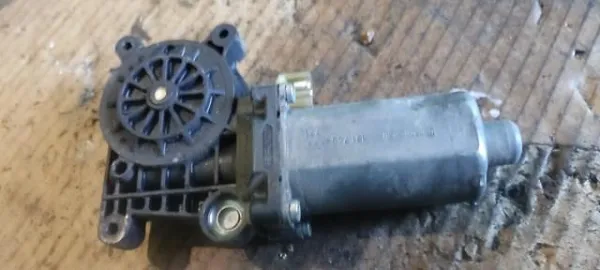 Mecanismo de elevalunas delantero izquierdo 0130821673 Mercedes