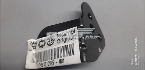 Soporte delantero izquierdo para aleta delantera 51810995 Fiat/Alfa/Lancia