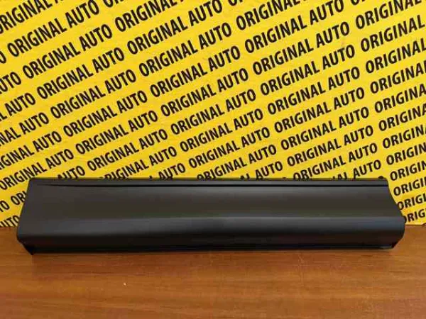 Moldura de puerta trasera derecha KB7W51RC0D Mazda