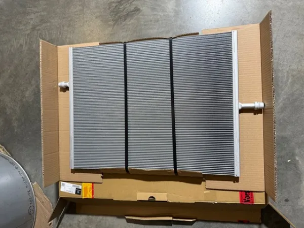 Radiador adicional de refrigeración del motor A9075001300 Mercedes