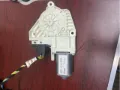 Motor del elevalunas de la puerta delantera derecha Audi A6 4F2