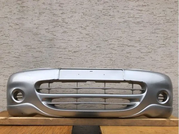 Paragolpes delantero Nissan Serena 