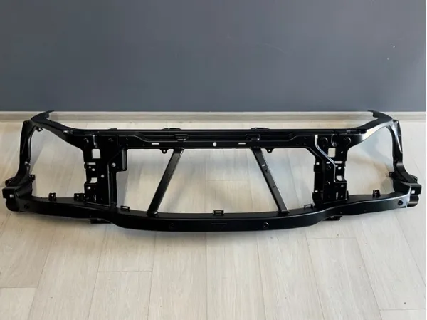 Soporte de radiador LR161931 Land Rover