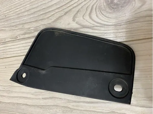 Guardabarros trasero derecho KB7W51PV1 Mazda