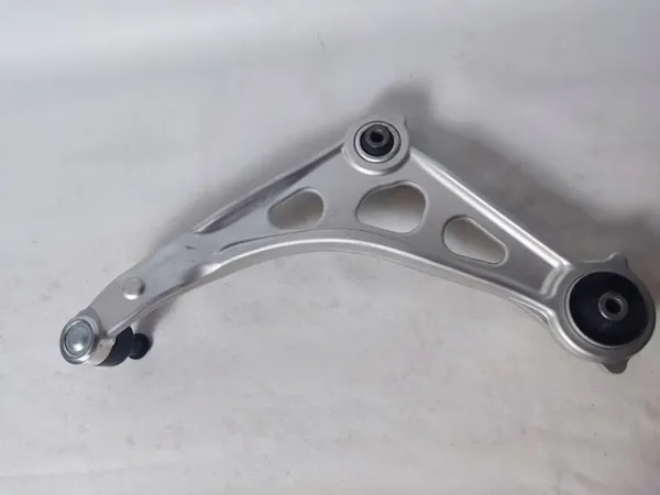 Brazo inferior derecho de la suspensión delantera 545006CA0A Nissan/Infiniti