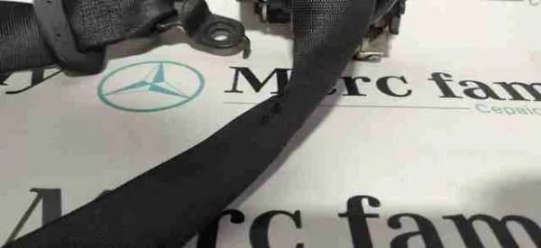 Cinturón de seguridad delantero derecho A9068600485 Mercedes