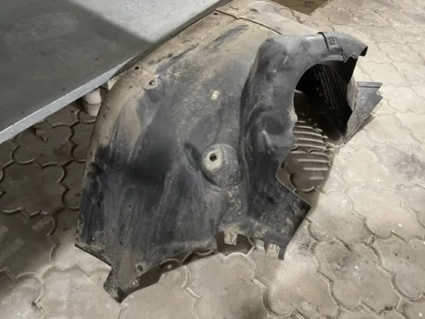 Guardalodos interior izquierdo, guardafango delantero A4638842700 Mercedes