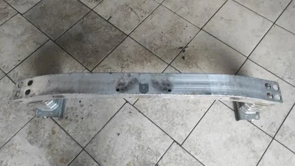 Refuerzo parachoque delantero Toyota Corolla VERSO