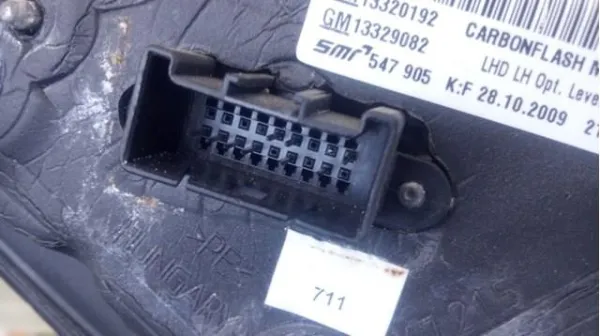 Espejo de retrovisor izquierdo 13329083 Opel