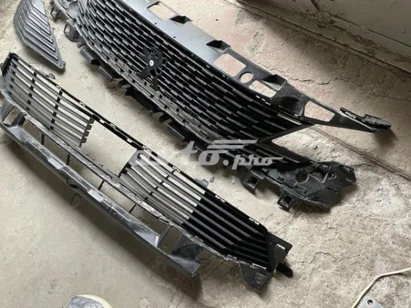Rejilla central del parachoques delantero 98367683XT Peugeot/Citroen